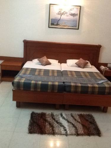 Hotel Kanishka Phg Μπανγκαλόρ Εξωτερικό φωτογραφία