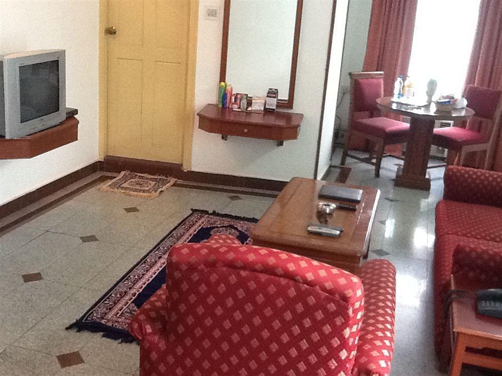 Hotel Kanishka Phg Μπανγκαλόρ Εξωτερικό φωτογραφία