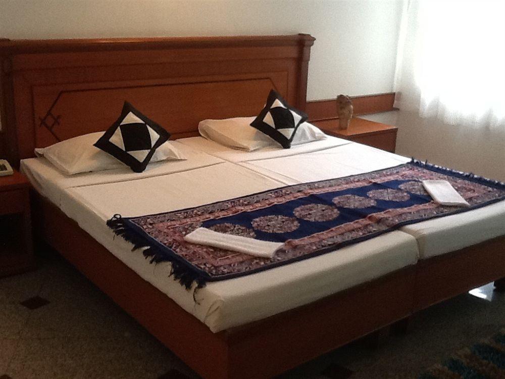 Hotel Kanishka Phg Μπανγκαλόρ Εξωτερικό φωτογραφία